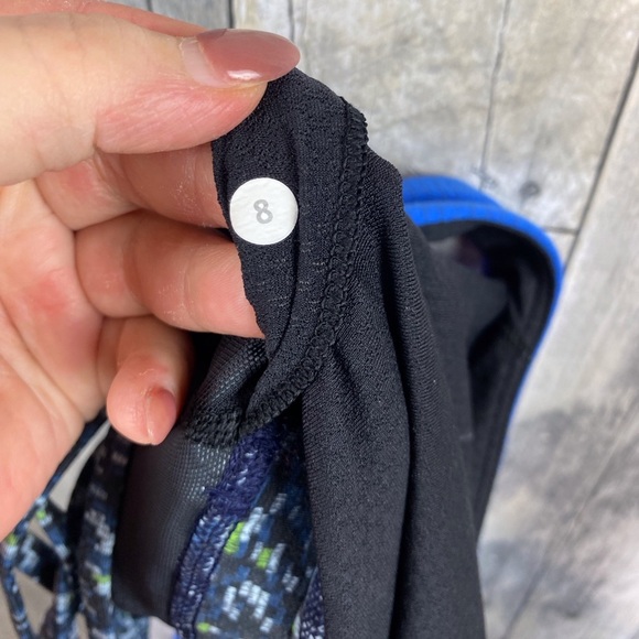 Lululemon Wild Tank in Pipe Dream Blue / Digi Pixie Caspian Blue Black Size 8. - Picture 8 of 15